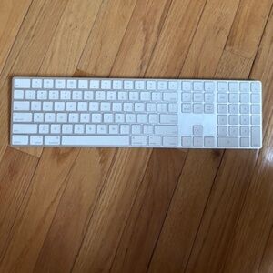 Apple - Magic Blue Tooth Keyboard